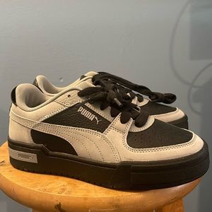 Brand New! Never worn Pumas